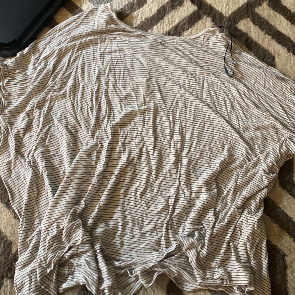 Short sleeve top